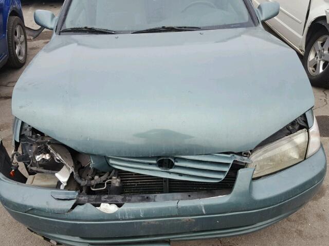 4T1BG22KXVU066601 - 1997 TOYOTA CAMRY CE GREEN photo 7