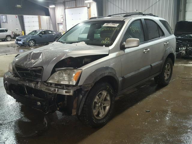 KNDJC733155355358 - 2005 KIA SORENTO EX SILVER photo 2