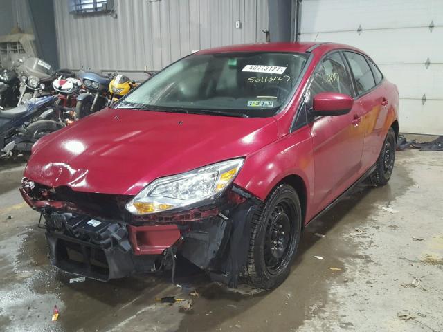 1FAHP3F26CL255771 - 2012 FORD FOCUS SE BURGUNDY photo 2