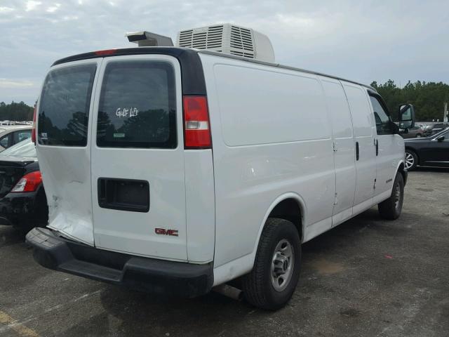 1GTHG39V561273243 - 2006 GMC SAVANA G35 WHITE photo 4