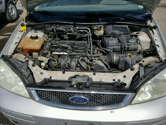 1FAFP34N46W189874 - 2006 FORD FOCUS ZX4 SILVER photo 7