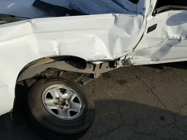 5TENL42N42Z115586 - 2002 TOYOTA TACOMA WHITE photo 9