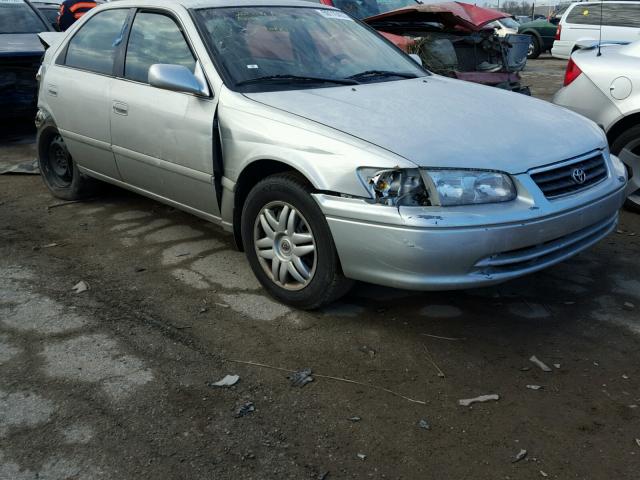 4T1BG22K7YU008837 - 2000 TOYOTA CAMRY CE SILVER photo 1