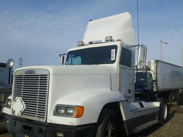 1FUWDMCA1XPA92520 - 1999 FREIGHTLINER CONVENTION WHITE photo 2