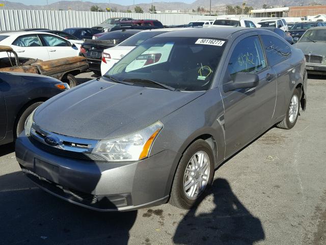 1FAHP33N78W165534 - 2008 FORD FOCUS SE GRAY photo 2