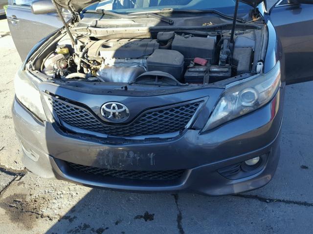 4T1BF3EK5BU214556 - 2011 TOYOTA CAMRY BASE GRAY photo 7