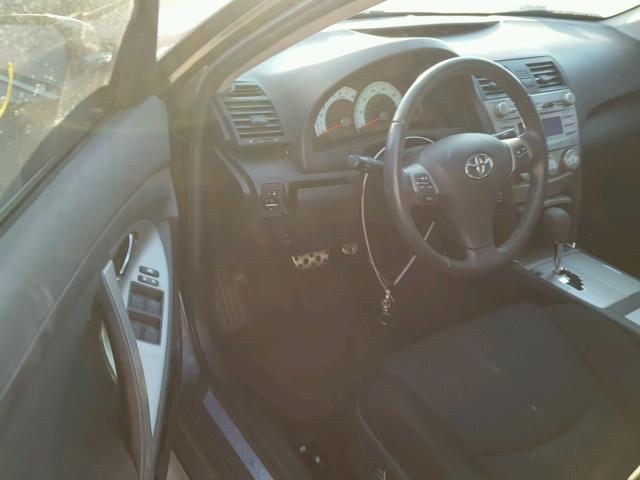 4T1BF3EK5BU214556 - 2011 TOYOTA CAMRY BASE GRAY photo 9
