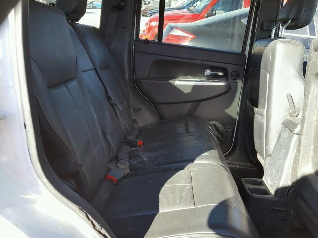 1J4PP5GKXAW117026 - 2010 JEEP LIBERTY LI WHITE photo 6