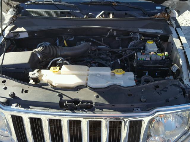 1J4PP5GKXAW117026 - 2010 JEEP LIBERTY LI WHITE photo 7