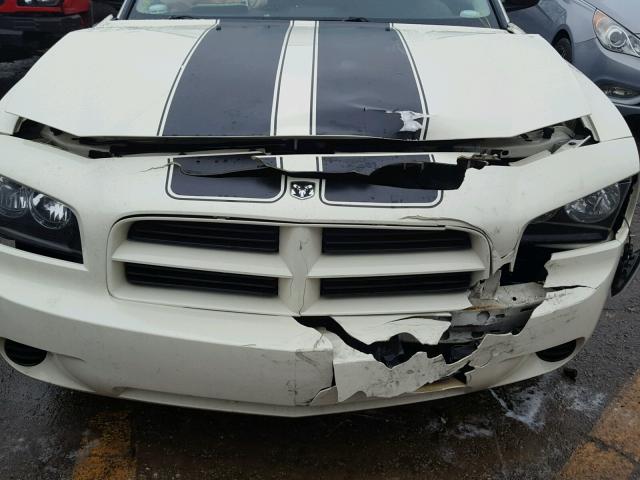 2B3KA43G88H267420 - 2008 DODGE CHARGER WHITE photo 9