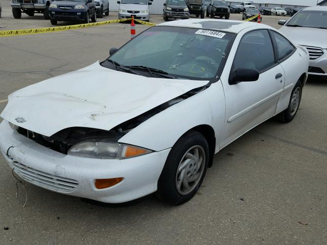 1G1JC1245WM118055 - 1998 CHEVROLET CAVALIER B WHITE photo 2