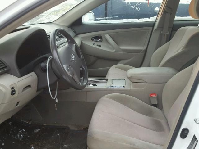 4T1BF3EK0AU518490 - 2010 TOYOTA CAMRY BASE WHITE photo 5