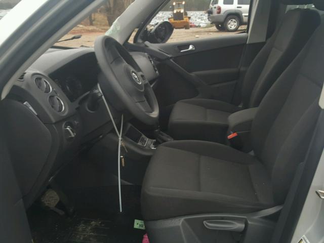 WVGAV7AX2CW513922 - 2012 VOLKSWAGEN TIGUAN S GRAY photo 5