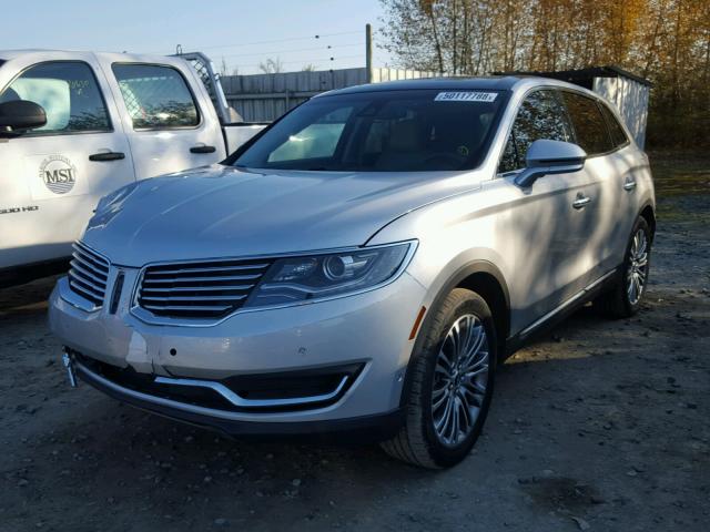 2LMTJ6LR6GBL33528 - 2016 LINCOLN MKX RESERV SILVER photo 2