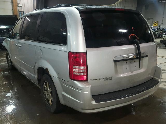 2A8HR54P08R143554 - 2008 CHRYSLER TOWN & COU SILVER photo 3