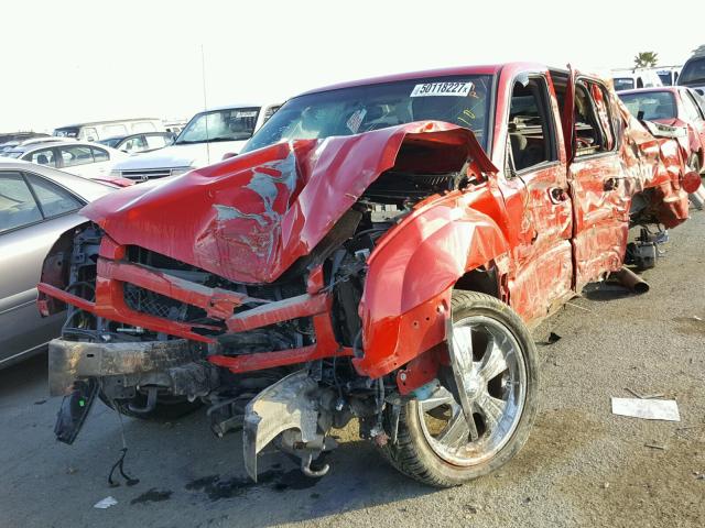 3GNEC13T53G317451 - 2003 CHEVROLET AVALANCHE RED photo 2