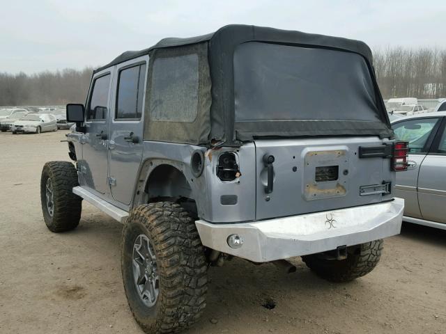 1C4HJWFG3DL608333 - 2013 JEEP WRANGLER U SILVER photo 3