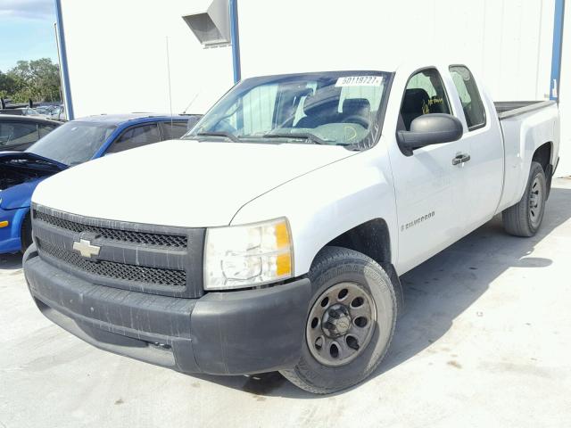 1GCEC19C77Z543562 - 2007 CHEVROLET SILVERADO WHITE photo 2