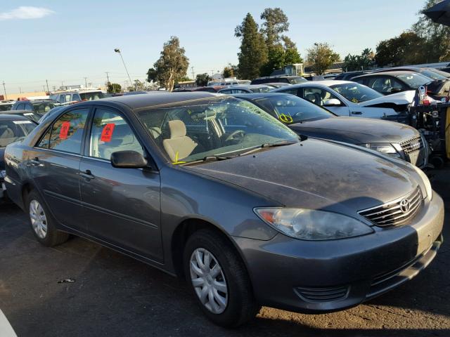 4T1BE32K15U503803 - 2005 TOYOTA CAMRY LE GRAY photo 1