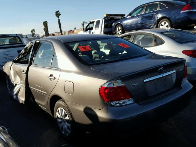 4T1BE32K15U503803 - 2005 TOYOTA CAMRY LE GRAY photo 3