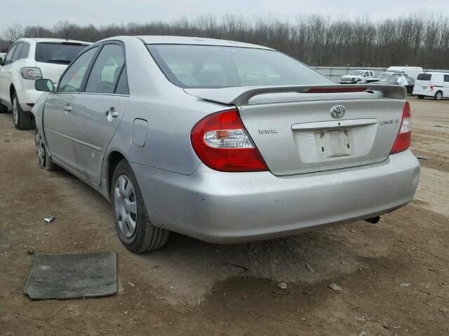 4T1BE32K93U762620 - 2003 TOYOTA CAMRY LE 银色 照片 3
