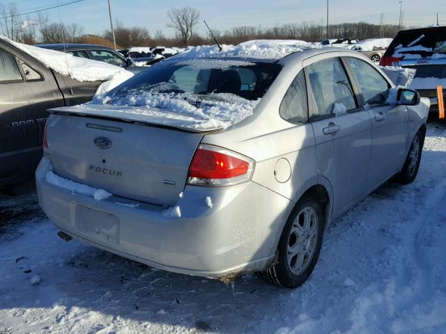 1FAHP36N59W237425 - 2009 FORD FOCUS SES SILVER photo 4