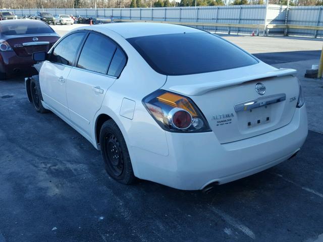 1N4AL2AP3AN437083 - 2010 NISSAN ALTIMA BAS WHITE photo 3