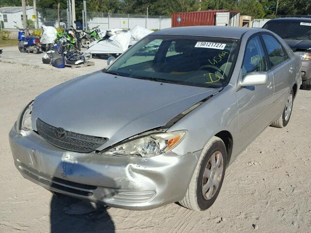 4T1BE32K43U225976 - 2003 TOYOTA CAMRY LE SILVER photo 2