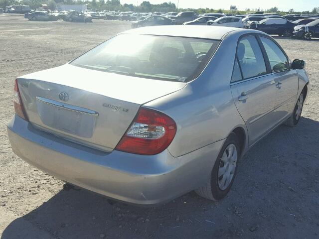 4T1BE32K43U225976 - 2003 TOYOTA CAMRY LE 银色 照片 4