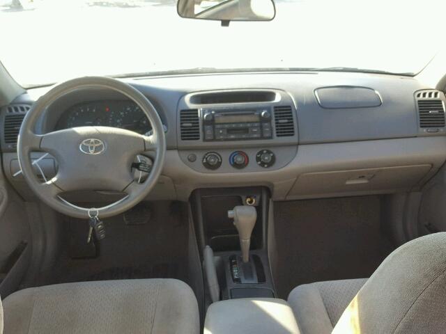 4T1BE32K43U225976 - 2003 TOYOTA CAMRY LE 银色 照片 9