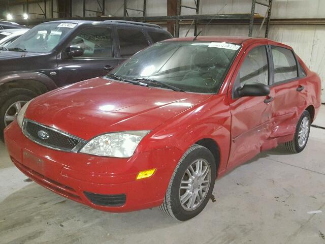 1FAFP34N37W123740 - 2007 FORD FOCUS ZX4 RED photo 2