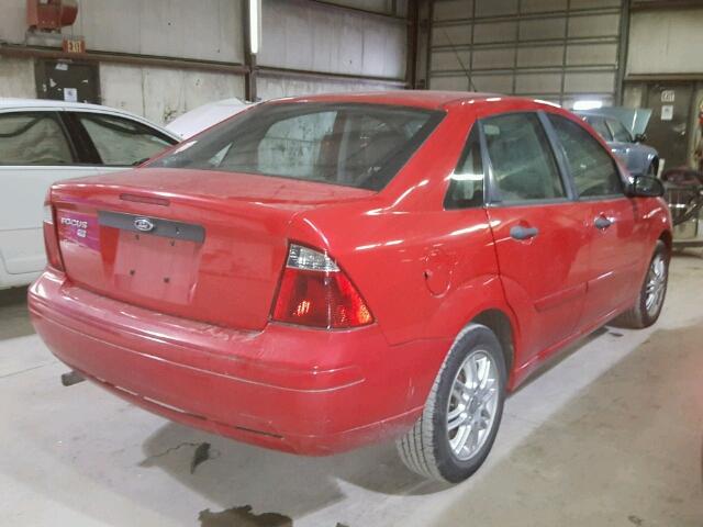 1FAFP34N37W123740 - 2007 FORD FOCUS ZX4 RED photo 4