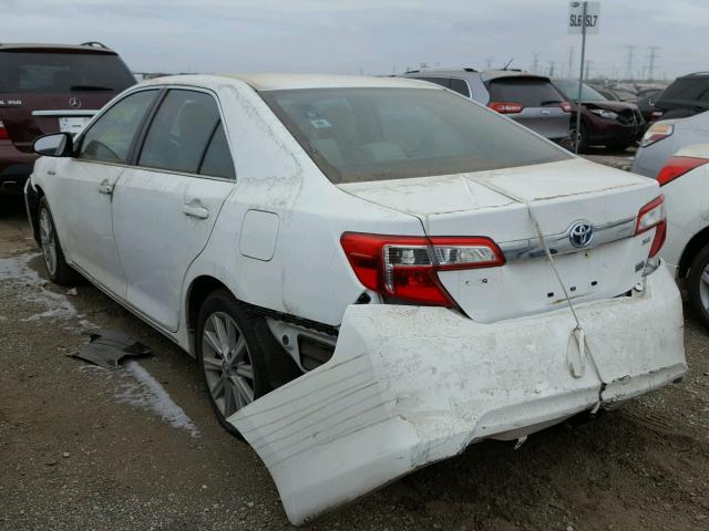 4T1BD1FK3EU102240 - 2014 TOYOTA CAMRY HYBR WHITE photo 3