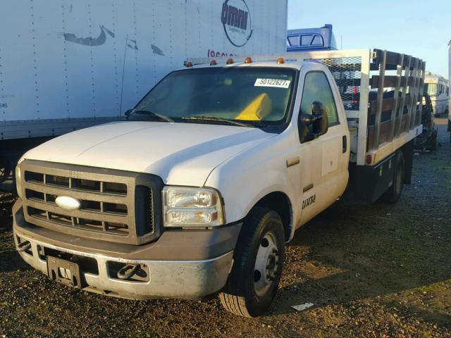 1FDWF36P35EA09098 - 2005 FORD F350 SUPER WHITE photo 2