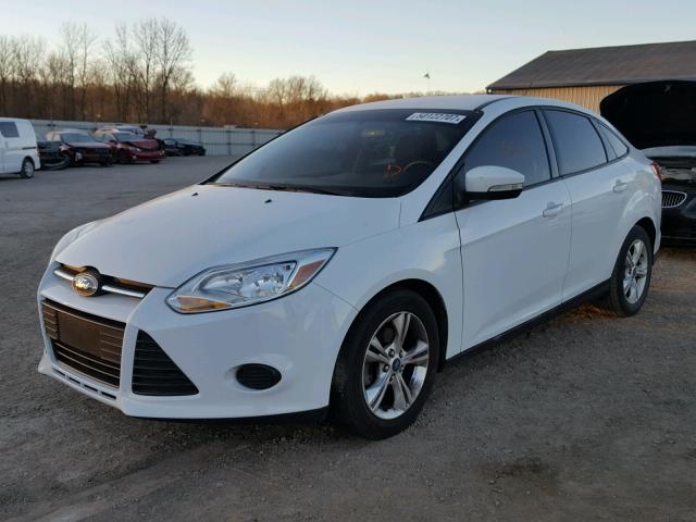 1FADP3F23DL333438 - 2013 FORD FOCUS SE WHITE photo 2