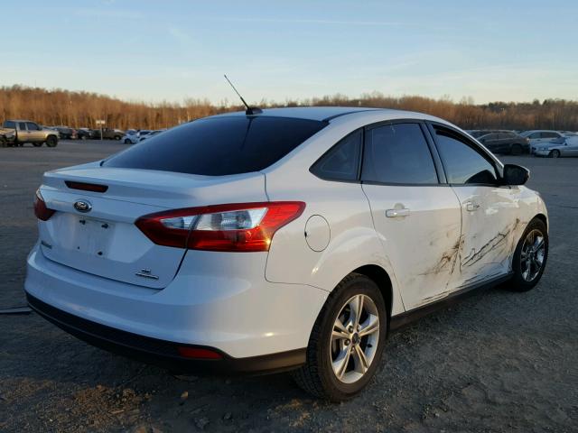 1FADP3F23DL333438 - 2013 FORD FOCUS SE WHITE photo 4