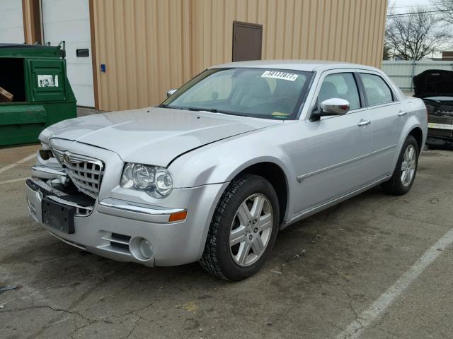 2C3LK63H06H100863 - 2006 CHRYSLER 300C SILVER photo 2