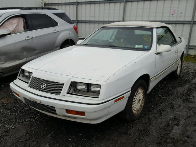 1C3XJ4535MG154923 - 1991 CHRYSLER LEBARON WHITE photo 2