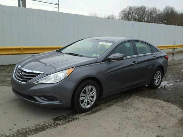 5NPEB4AC8BH281115 - 2011 HYUNDAI SONATA GLS GRAY photo 2