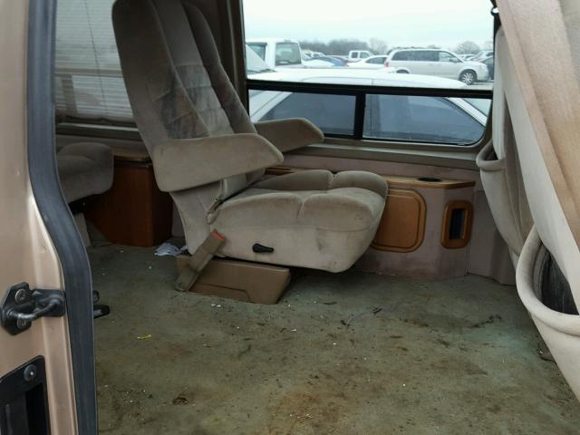 1FDEE14N9RHB68619 - 1994 FORD ECONOLINE TAN photo 6