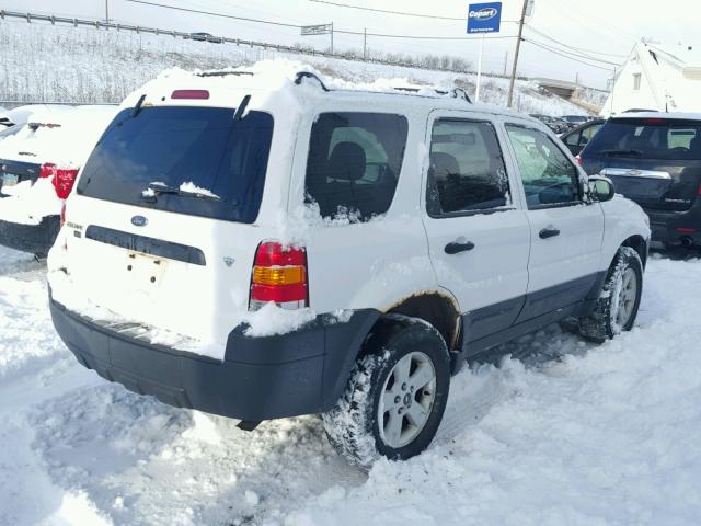 1FMYU93125KE39899 - 2005 FORD ESCAPE XLT WHITE photo 4