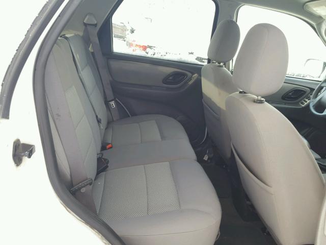 1FMYU93125KE39899 - 2005 FORD ESCAPE XLT WHITE photo 6