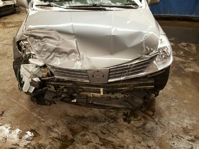 3N1BC13EX7L453782 - 2007 NISSAN VERSA S GRAY photo 7