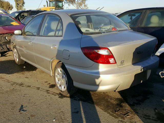 KNADC123726142400 - 2002 KIA RIO GRAY photo 3