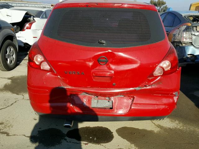 3N1BC13E27L451556 - 2007 NISSAN VERSA S RED photo 9