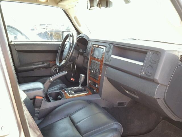 1J8HG58288C182793 - 2008 JEEP COMMANDER SILVER photo 5