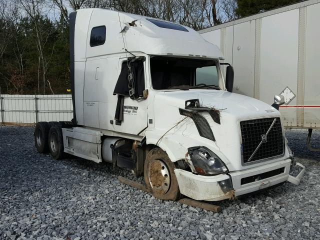 4V4NC9EH4GN940786 - 2016 VOLVO VN VNL WHITE photo 1