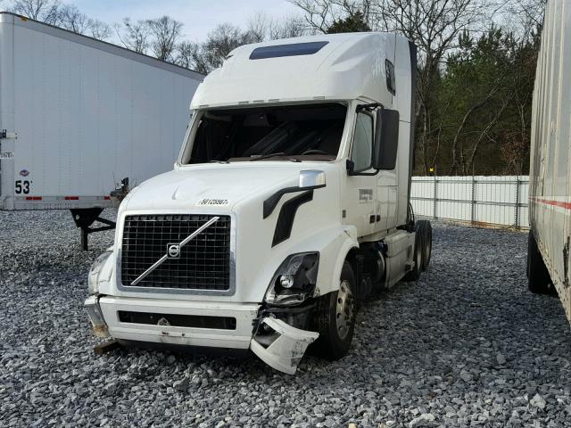 4V4NC9EH4GN940786 - 2016 VOLVO VN VNL WHITE photo 2