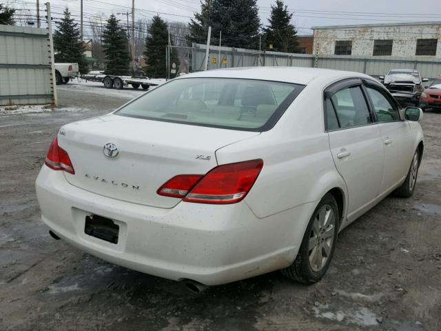 4T1BK36B86U133809 - 2006 TOYOTA AVALON XL WHITE photo 4