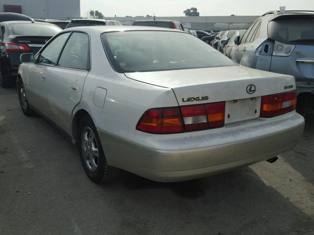 JT8BF28G8X5069521 - 1999 LEXUS ES 300 WHITE photo 3